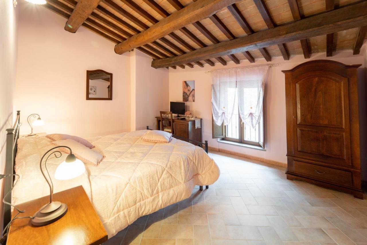 Albergo La Loggia Di San Martino Gualdo Tadino Eksteriør bilde