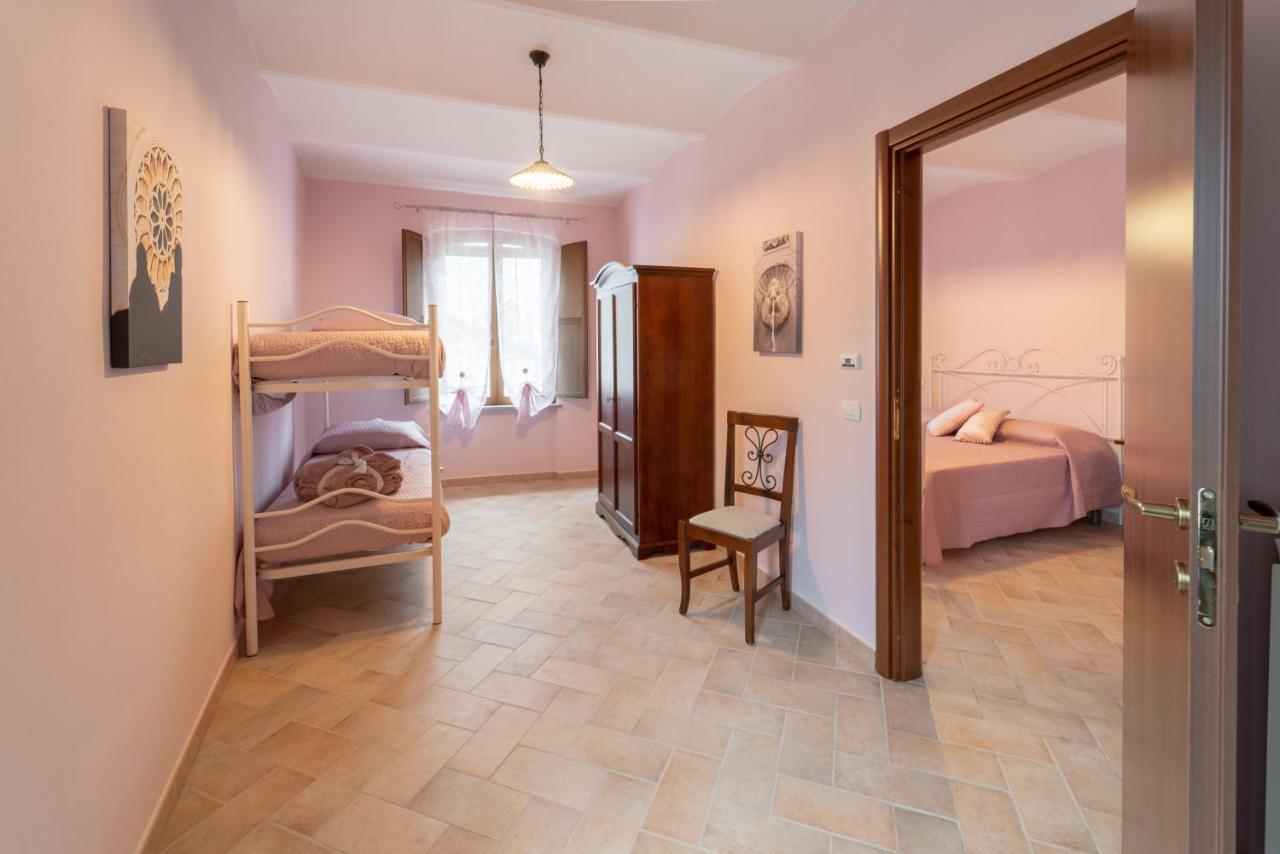 Albergo La Loggia Di San Martino Gualdo Tadino Eksteriør bilde