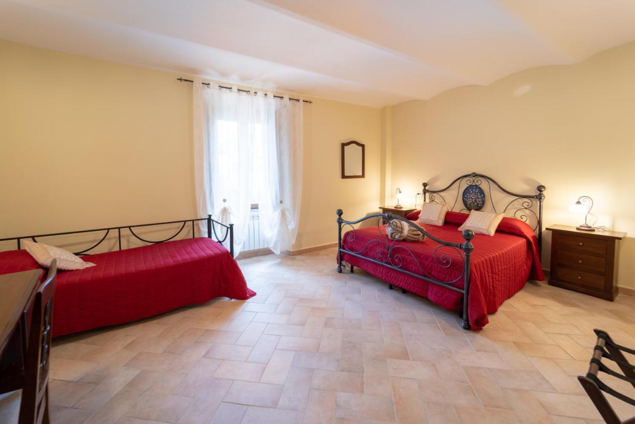 Albergo La Loggia Di San Martino Gualdo Tadino Eksteriør bilde