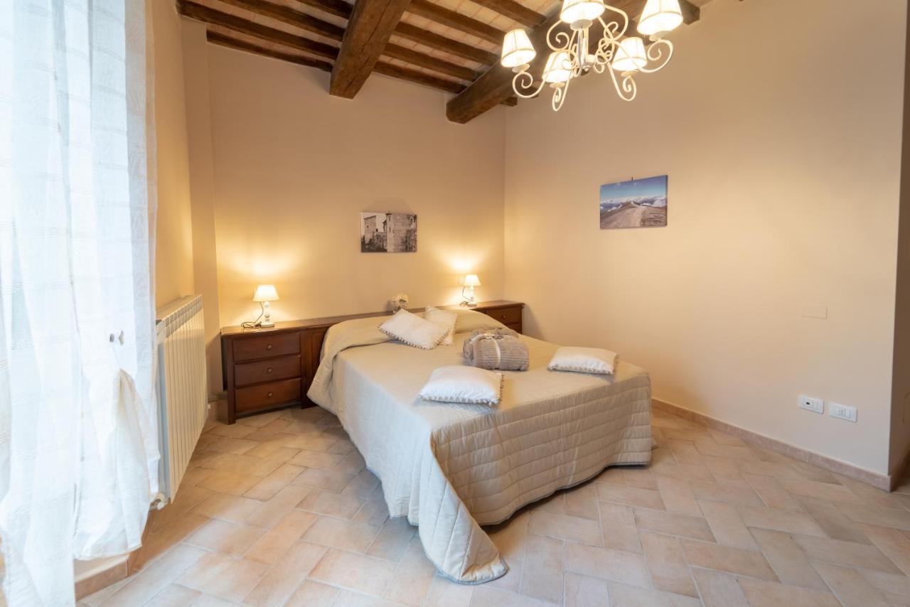 Albergo La Loggia Di San Martino Gualdo Tadino Eksteriør bilde