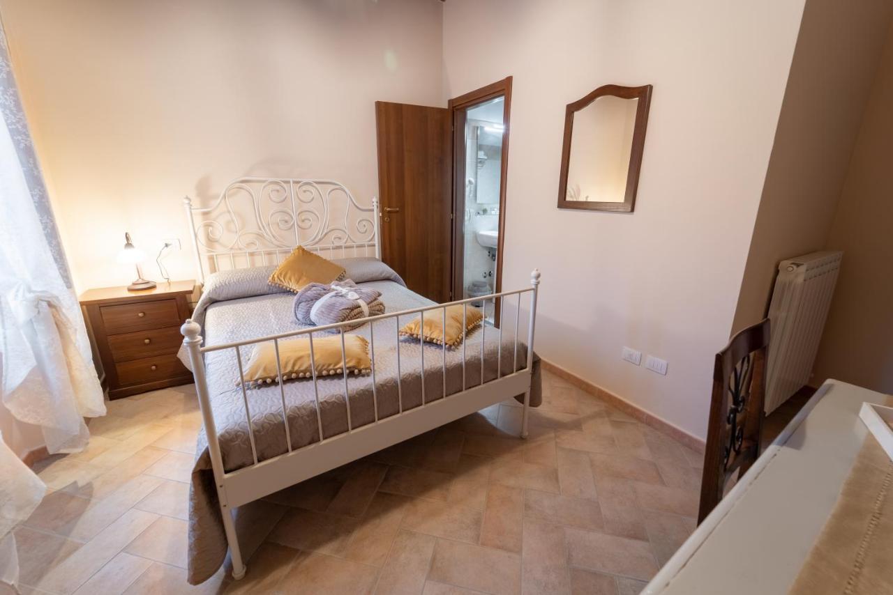 Albergo La Loggia Di San Martino Gualdo Tadino Eksteriør bilde