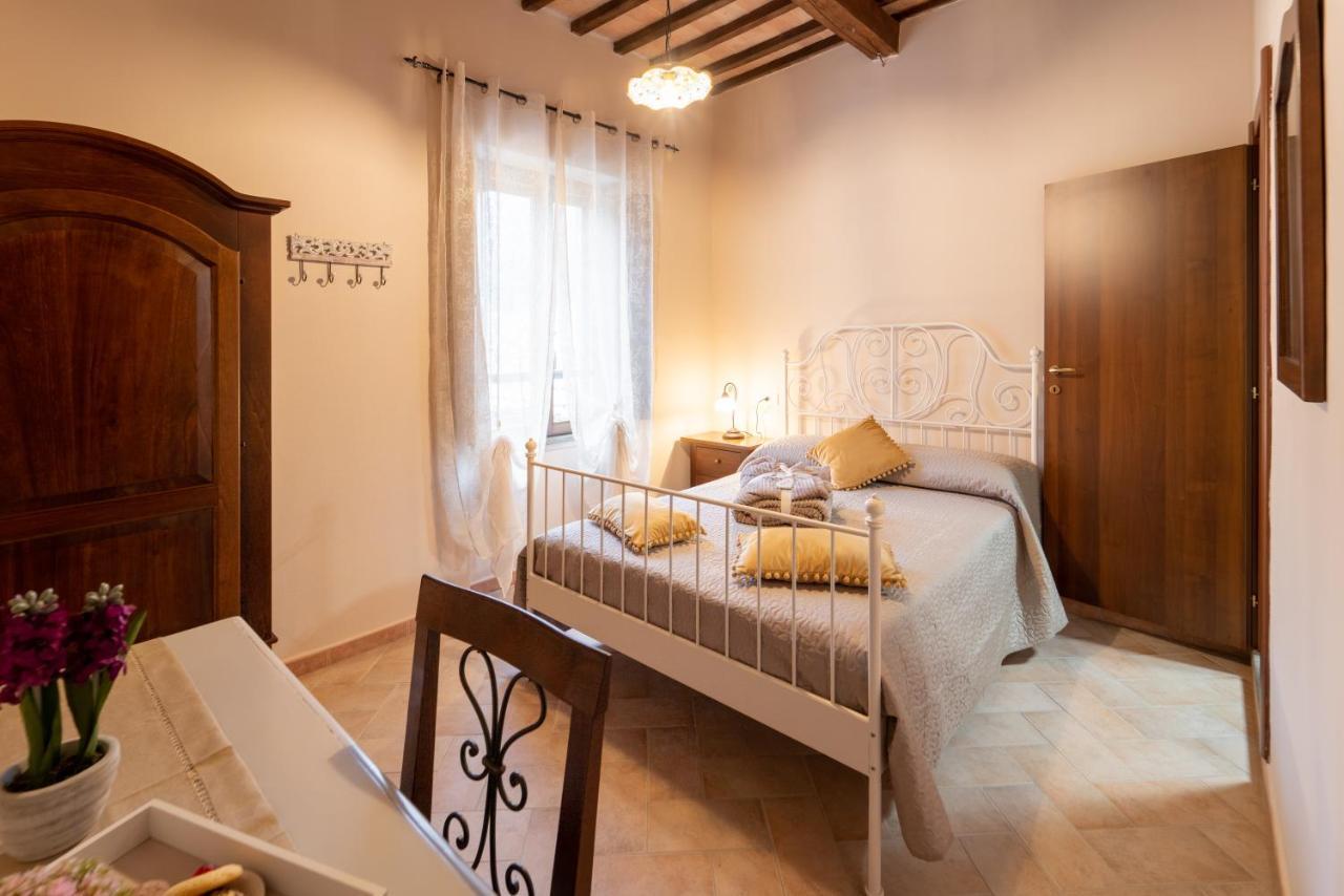Albergo La Loggia Di San Martino Gualdo Tadino Eksteriør bilde