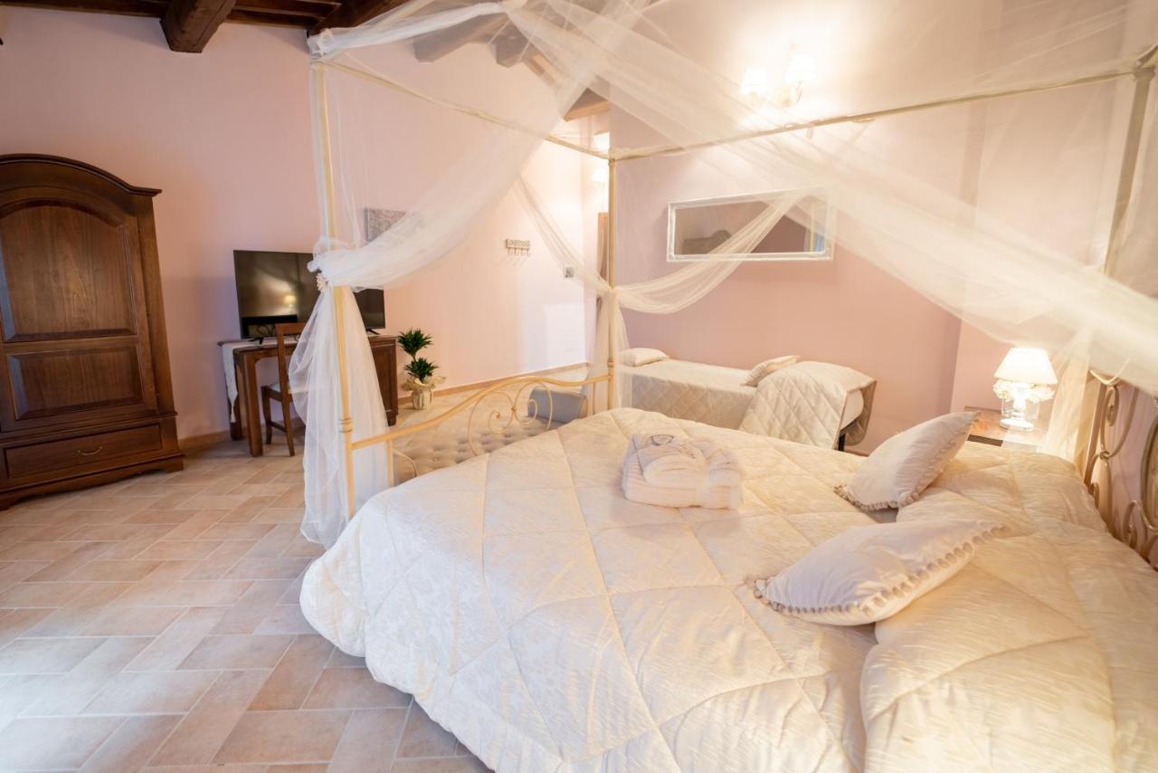Albergo La Loggia Di San Martino Gualdo Tadino Eksteriør bilde