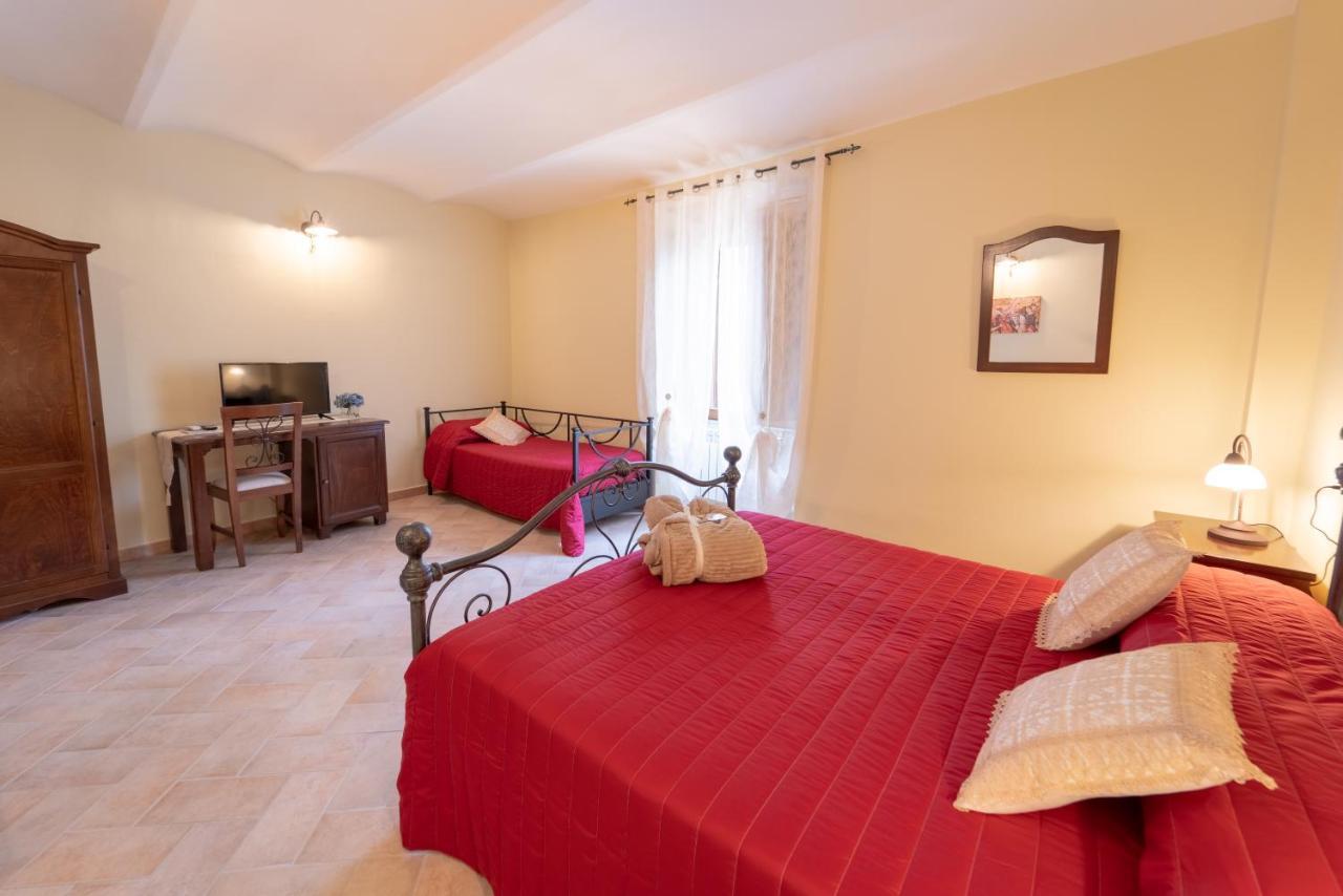 Albergo La Loggia Di San Martino Gualdo Tadino Eksteriør bilde