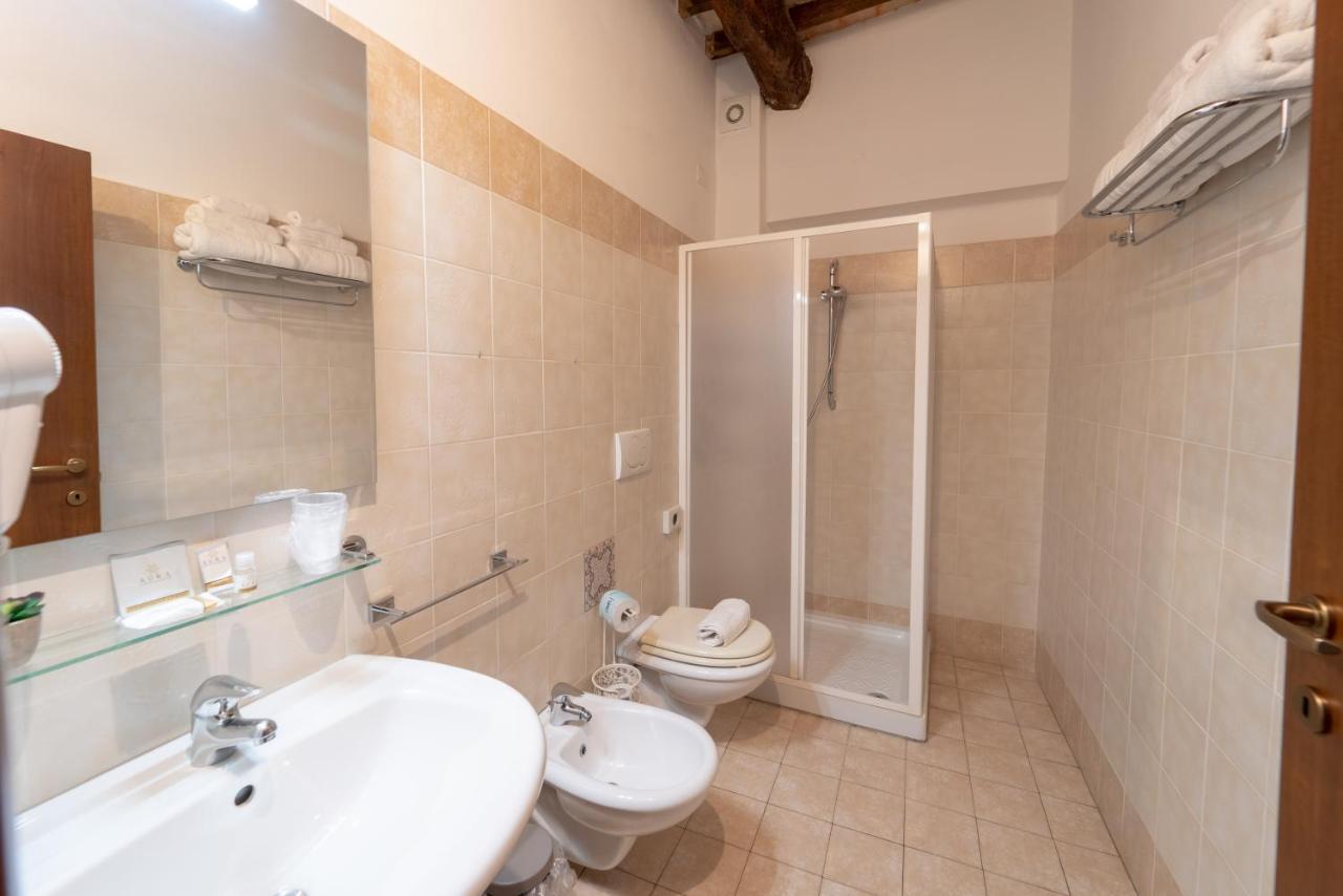 Albergo La Loggia Di San Martino Gualdo Tadino Eksteriør bilde