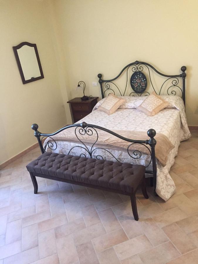 Albergo La Loggia Di San Martino Gualdo Tadino Eksteriør bilde