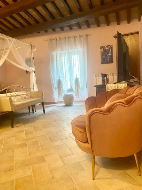 Albergo La Loggia Di San Martino Gualdo Tadino Eksteriør bilde